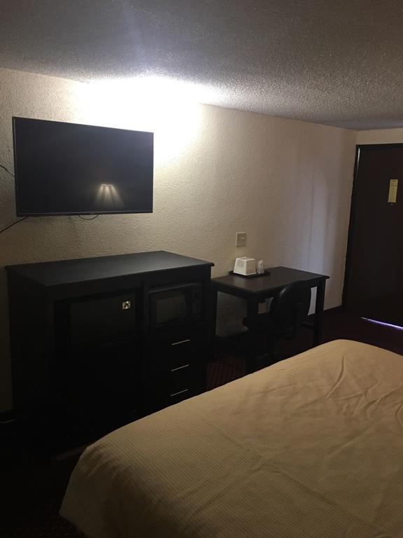 Super 9 Motel Troy Екстериор снимка
