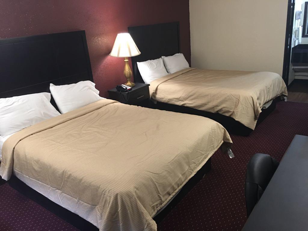 Super 9 Motel Troy Екстериор снимка