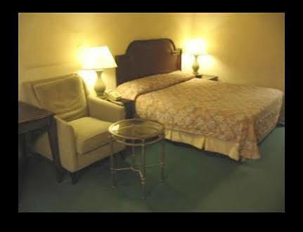Super 9 Motel Troy Екстериор снимка