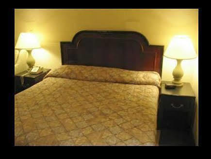 Super 9 Motel Troy Екстериор снимка